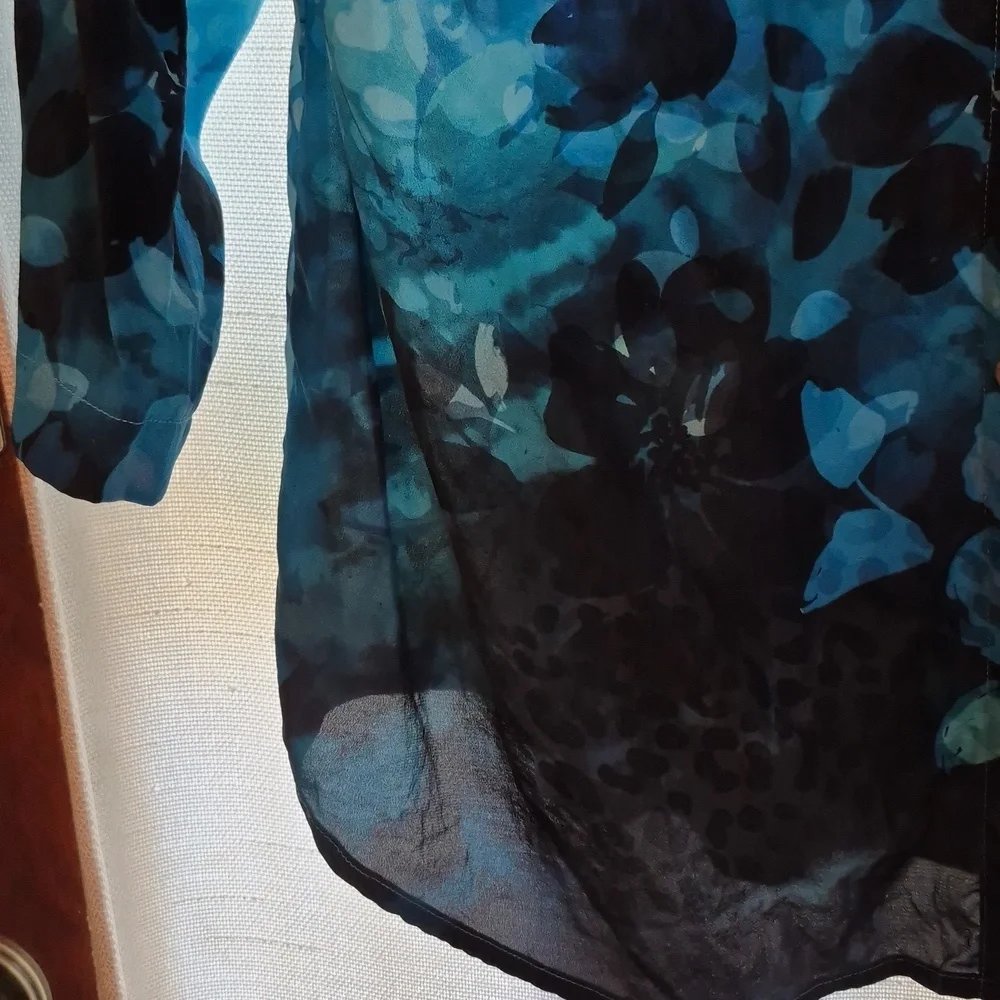 Soft Surroundings Jolene Watercolor Floral Silk Buttons Blouse Sz Medium - Picture 6 of 9